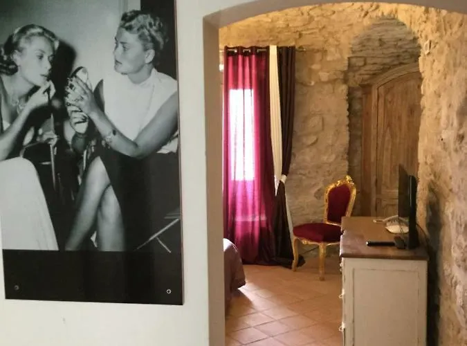 Отель La Portella